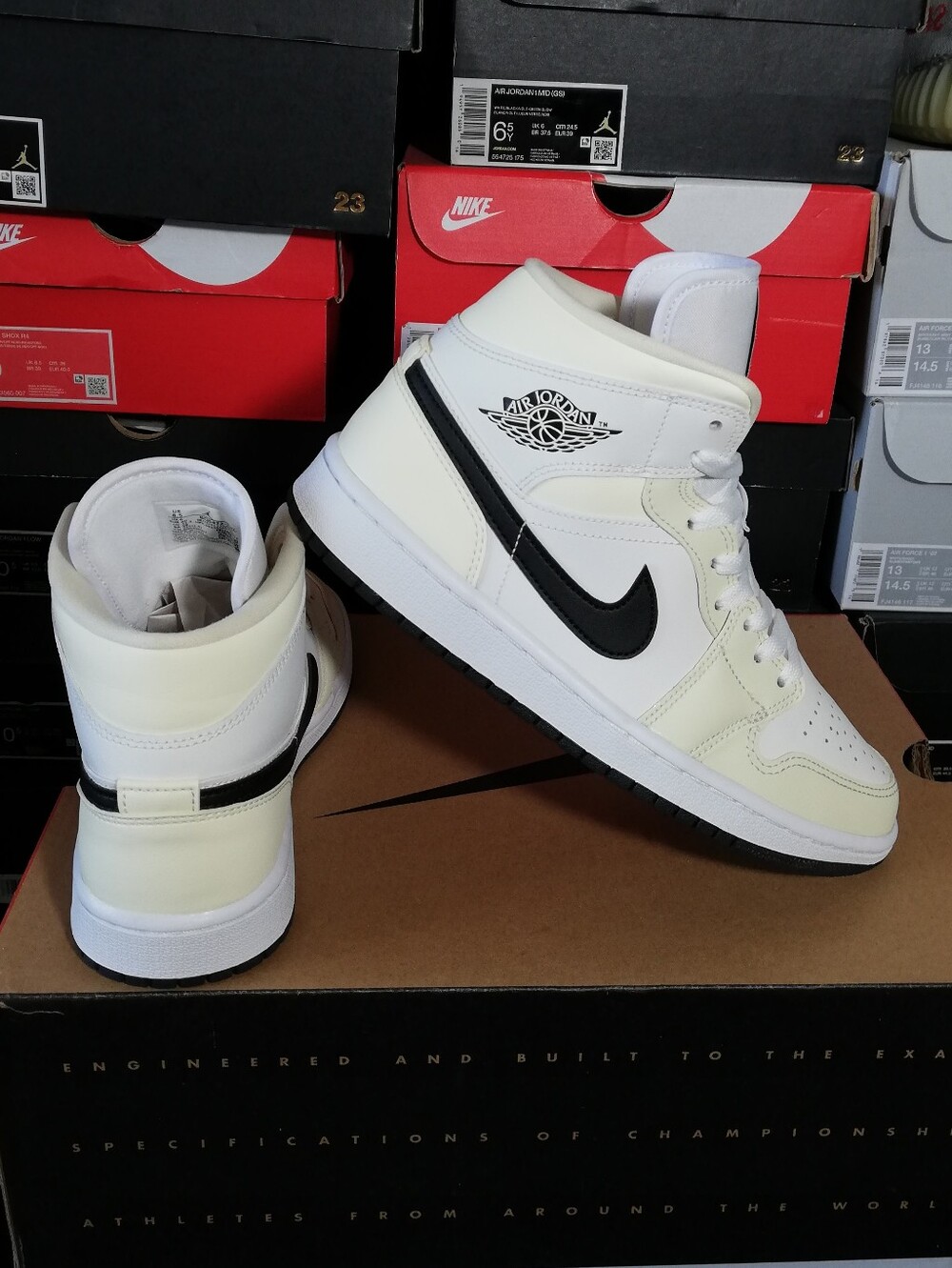 AIR JORDAN 1 MID COCONUT MILK WOMEN'S US SIZE 8.5 LIKE NEW